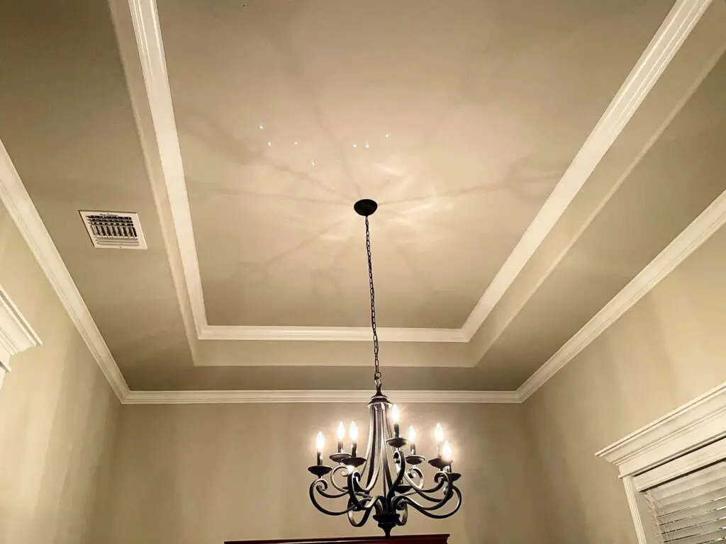 Double crown molding around the ceiling