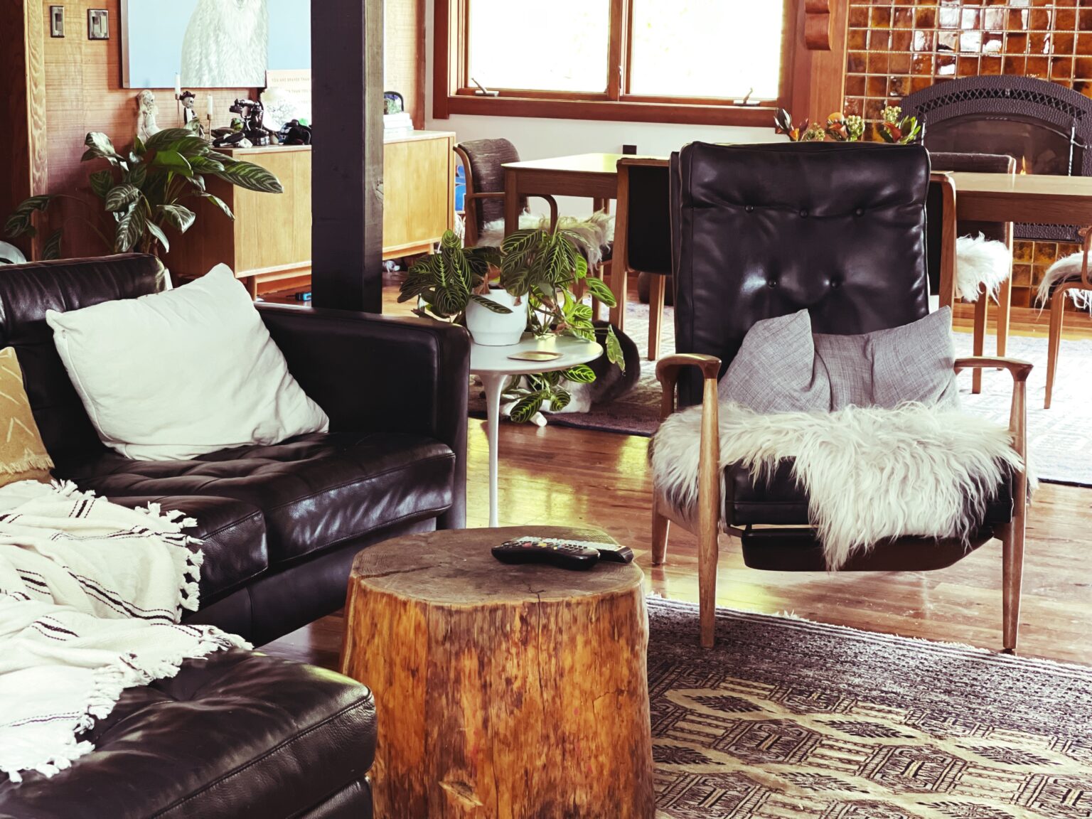 How To Blend Farmhouse And MidCentury Modern Design Original Farmhouse